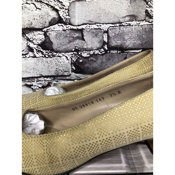 Salvatore Ferragamo Beige Leather Geometric Dress Pump Heels Women 7.5B US/38EU - Picture 13 of 16